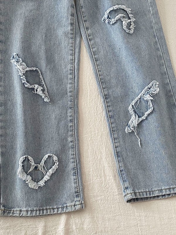 Jeans sueltos con lavado claro y parche de corazón para hombre-3