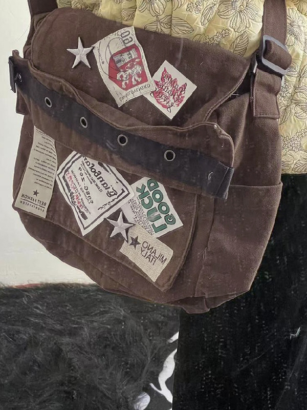Bolso bandolera con diseño de parche vintage-3
